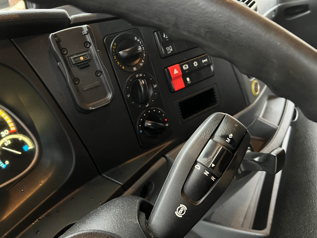 Kapellbil MERCEDES-BENZ Atego 1230 L Pritsche LBW Lg.Fhs Hochd. 7,2m+LBW: bild 8 Kapellbil MERCEDES-BENZ Atego 1230 L Pritsche LBW Lg.Fhs Hochd. 7,2m+LBW: bild 8