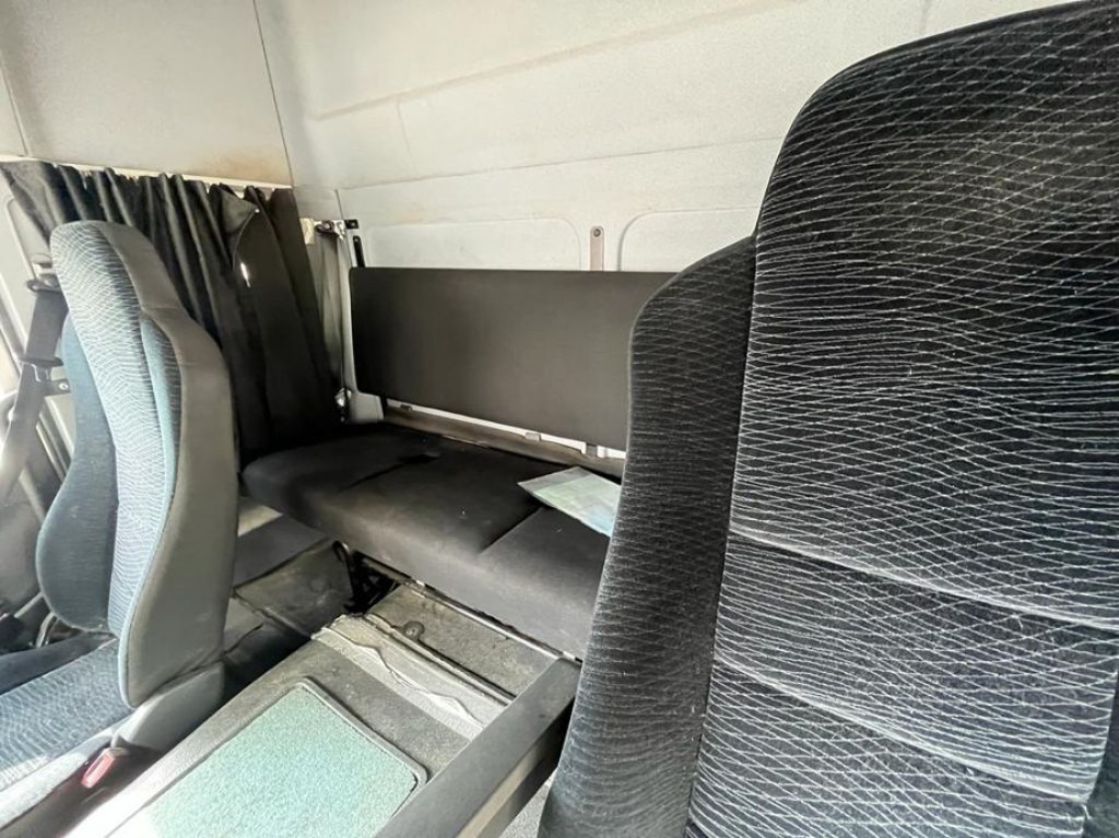 MERCEDES-BENZ Atego 818 L Möbelkoffer LBW Möbelkoffer gr.Fhs+Sitzreihe - Volymskåp: bild 3 MERCEDES-BENZ Atego 818 L Möbelkoffer LBW Möbelkoffer gr.Fhs+Sitzreihe - Volymskåp: bild 3