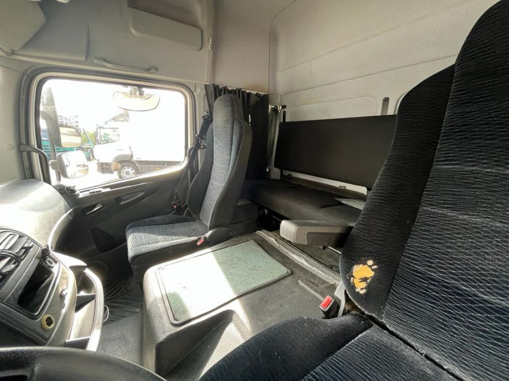 MERCEDES-BENZ Atego 818 L Möbelkoffer LBW Möbelkoffer gr.Fhs+Sitzreihe - Volymskåp: bild 2 MERCEDES-BENZ Atego 818 L Möbelkoffer LBW Möbelkoffer gr.Fhs+Sitzreihe - Volymskåp: bild 2