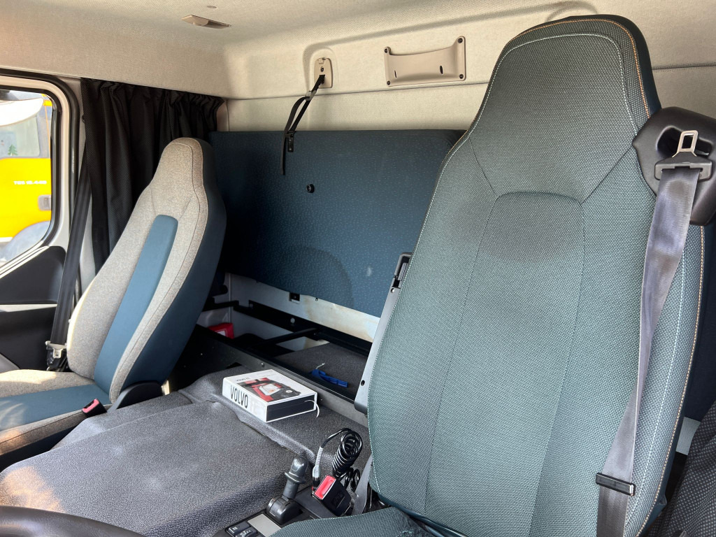 VOLVO (S) Truck FE 320 Kühlkoffer LBW Thermokin T 1200R - Kylbil lastbil: bild 3 VOLVO (S) Truck FE 320 Kühlkoffer LBW Thermokin T 1200R - Kylbil lastbil: bild 3