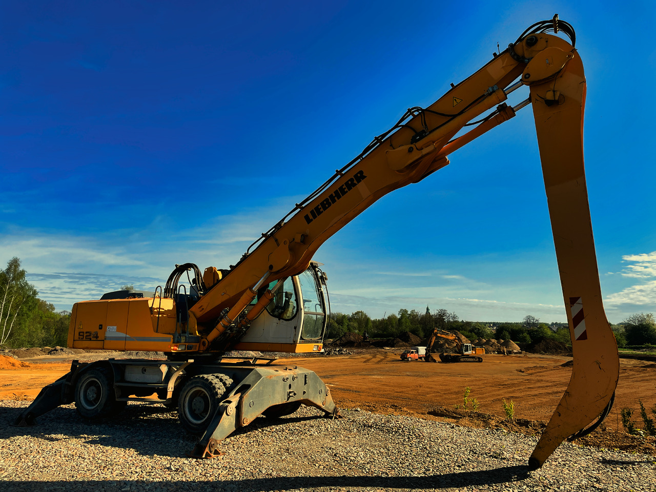 LIEBHERR A924C LITRONIC - Byggmaskiner: bild 1 LIEBHERR A924C LITRONIC - Byggmaskiner: bild 1