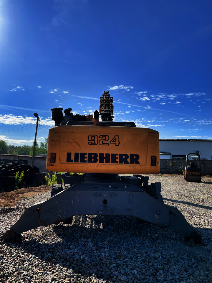 LIEBHERR A924C LITRONIC - Byggmaskiner: bild 2 LIEBHERR A924C LITRONIC - Byggmaskiner: bild 2