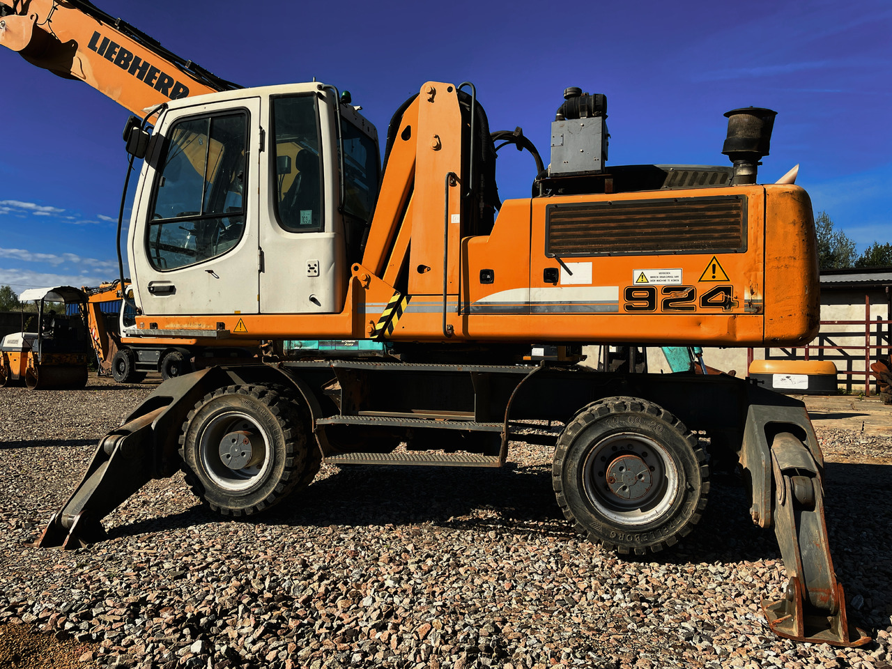 LIEBHERR A924C LITRONIC - Byggmaskiner: bild 3 LIEBHERR A924C LITRONIC - Byggmaskiner: bild 3
