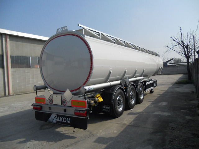 ALKOM ADR 2 compartments - Tanktrailer: bild 2 ALKOM ADR 2 compartments - Tanktrailer: bild 2