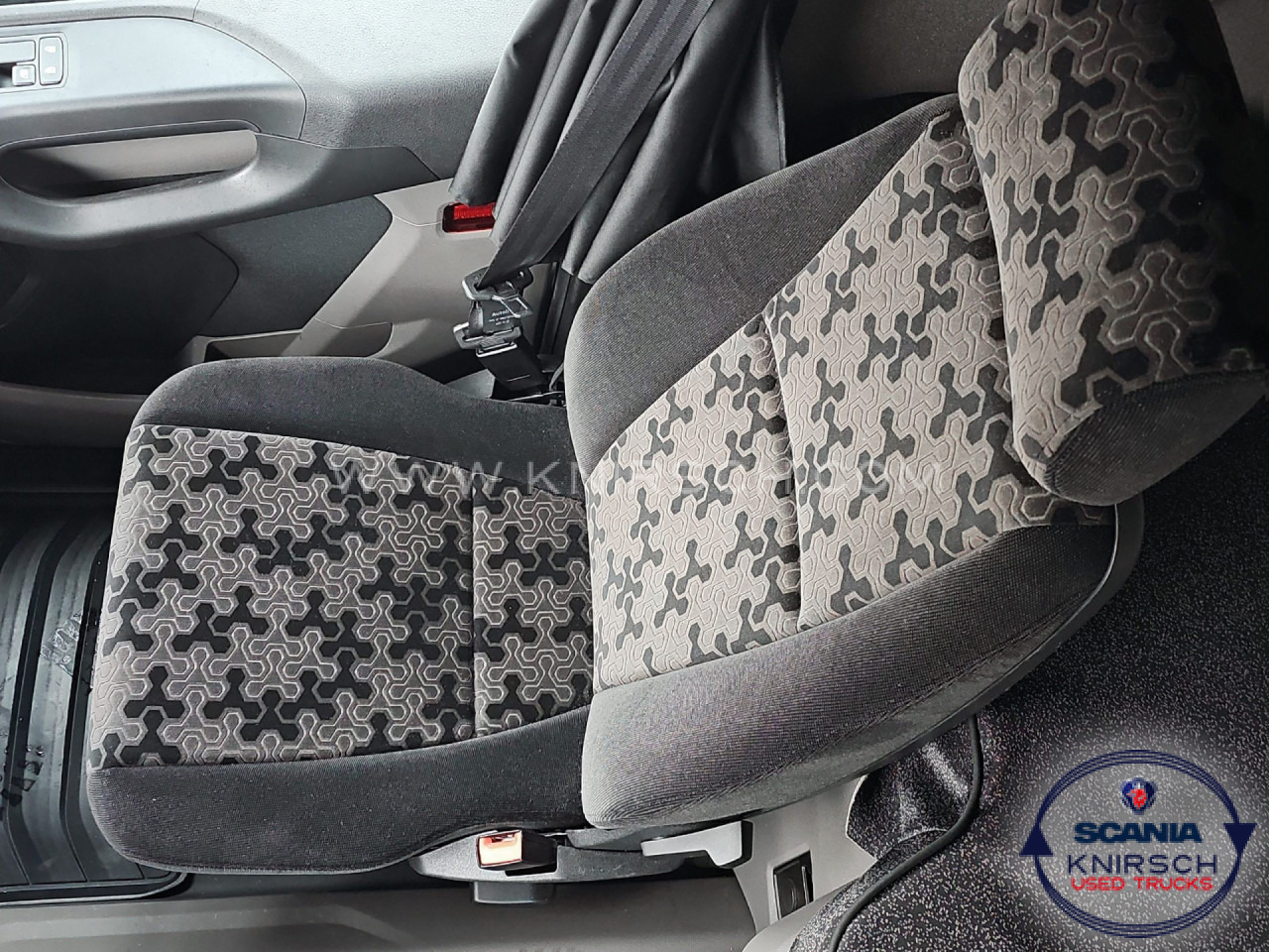 SCANIA R 450 A4x2LA / LED / Sideskirts / ADR AT - Dragbil: bild 5 SCANIA R 450 A4x2LA / LED / Sideskirts / ADR AT - Dragbil: bild 5