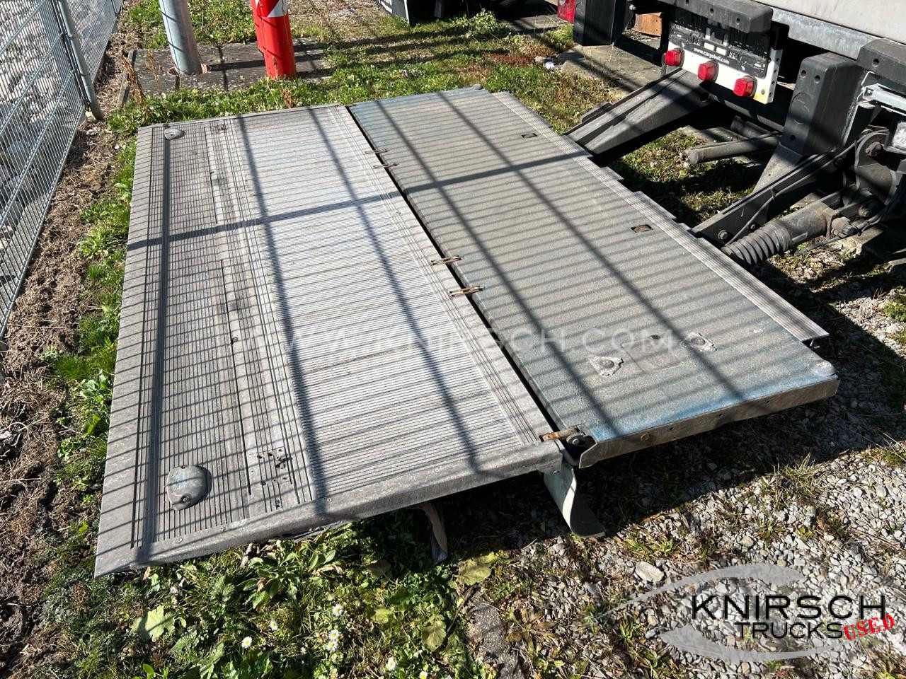 SCHMITZ SKO 24 Doppelstock, LBW 2000 kg, Liftachse - Isotermiska semitrailer: bild 5 SCHMITZ SKO 24 Doppelstock, LBW 2000 kg, Liftachse - Isotermiska semitrailer: bild 5