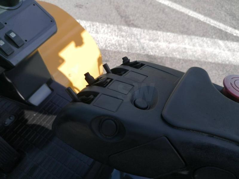 Gasoltruck Caterpillar GP40N: bild 12