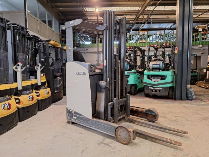 Crown ESR5240-1.4 - Skjutstativtruck: bild 1 Crown ESR5240-1.4 - Skjutstativtruck: bild 1