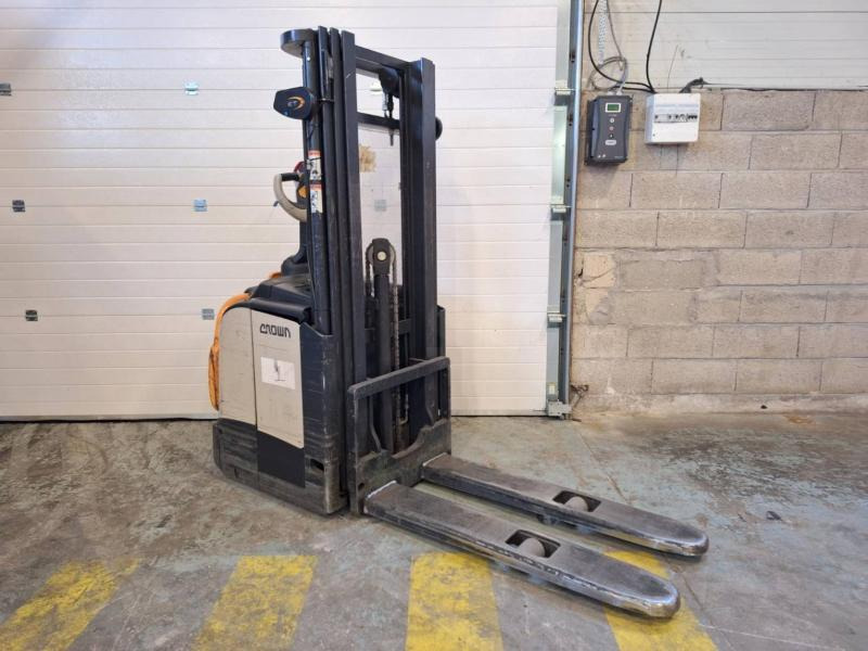 Crown ET4000-1.4 - Staplare: bild 2 Crown ET4000-1.4 - Staplare: bild 2