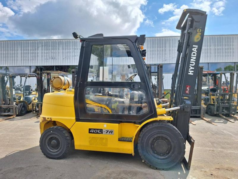 Hyundai 40L-7A - Gasoltruck: bild 3 Hyundai 40L-7A - Gasoltruck: bild 3
