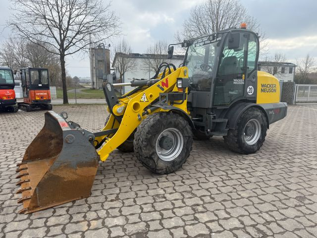 Wacker WL 70, Bj 21, 1625 BH, 122 PS, Schaufel Gabel Wacker WL 70, Bj 21, 1625 BH, 122 PS, Schaufel Gabel - Hjullastare: bild 1 Wacker WL 70, Bj 21, 1625 BH, 122 PS, Schaufel Gabel Wacker WL 70, Bj 21, 1625 BH, 122 PS, Schaufel Gabel - Hjullastare: bild 1