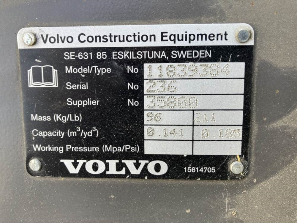 Volvo Böschungslöffel starr - Festanbau - Grävlastare: bild 4 Volvo Böschungslöffel starr - Festanbau - Grävlastare: bild 4