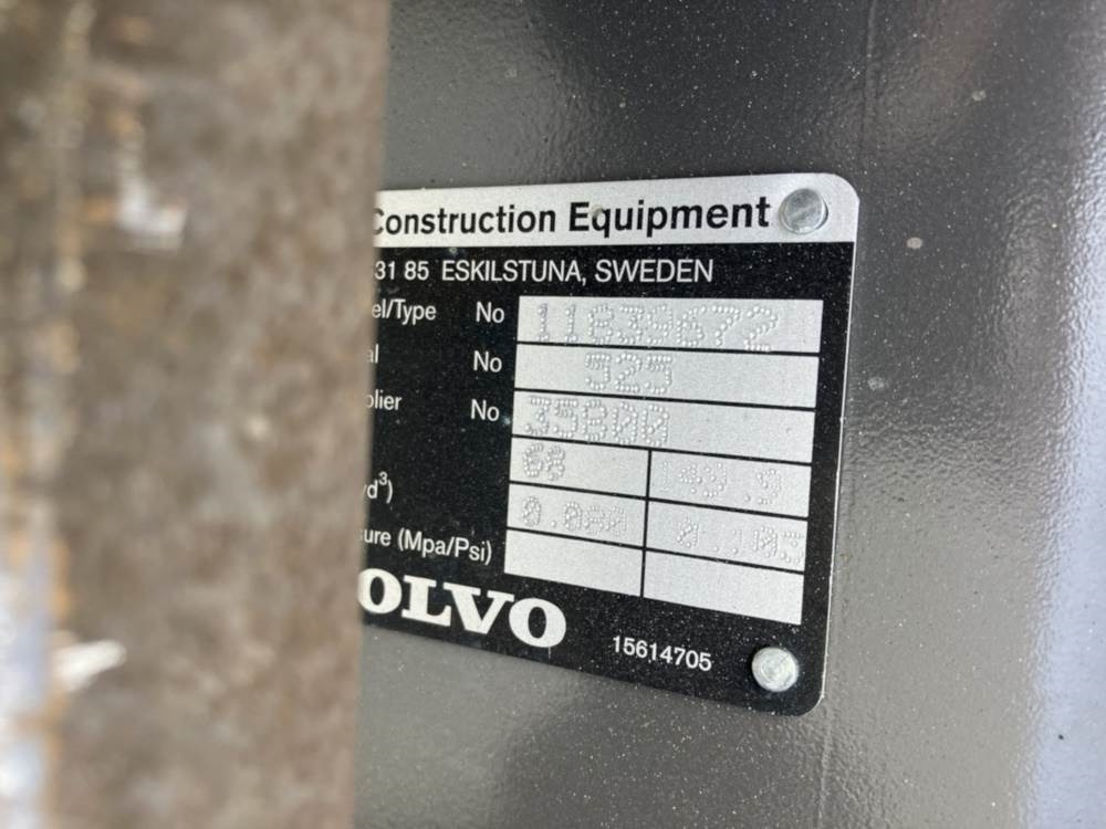 Volvo Tieflöffel mit Zähnen - Festanbau - Grävlastare: bild 3 Volvo Tieflöffel mit Zähnen - Festanbau - Grävlastare: bild 3