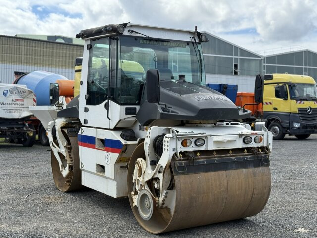 BOMAG BW 174 AP-4 AM Walze 12 Ton *Vibrator *Streuer - Vält: bild 1 BOMAG BW 174 AP-4 AM Walze 12 Ton *Vibrator *Streuer - Vält: bild 1
