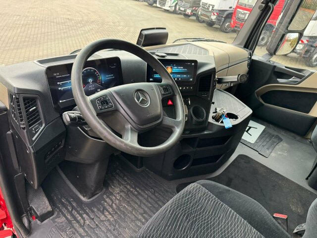 Mercedes-Benz ACTROS 1846 4x4 HAD Eur 6 Kipphydraulik Retarder - Dragbil: bild 2 Mercedes-Benz ACTROS 1846 4x4 HAD Eur 6 Kipphydraulik Retarder - Dragbil: bild 2