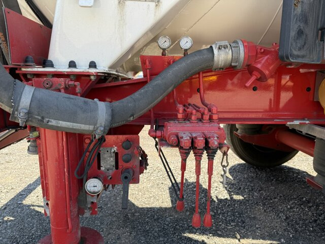 Feldbinder KIP 60.3 Silo 60.000 L 3 Achse ADR - Bulktrailer: bild 2 Feldbinder KIP 60.3 Silo 60.000 L 3 Achse ADR - Bulktrailer: bild 2