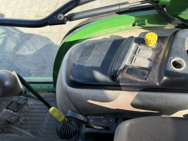 John Deere 3520 Kommunaltrak. Frontkraftheber Kuppeldreieck - Kommunaltraktor: bild 5 John Deere 3520 Kommunaltrak. Frontkraftheber Kuppeldreieck - Kommunaltraktor: bild 5