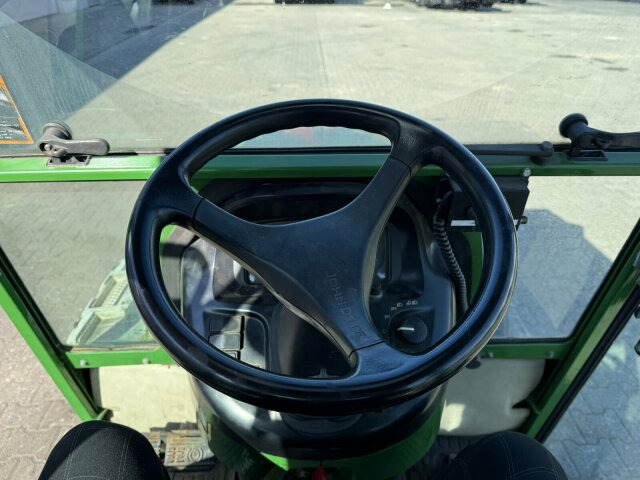 John Deere 3520 Kommunaltrak. Frontkraftheber Kuppeldreieck - Kommunaltraktor: bild 2 John Deere 3520 Kommunaltrak. Frontkraftheber Kuppeldreieck - Kommunaltraktor: bild 2