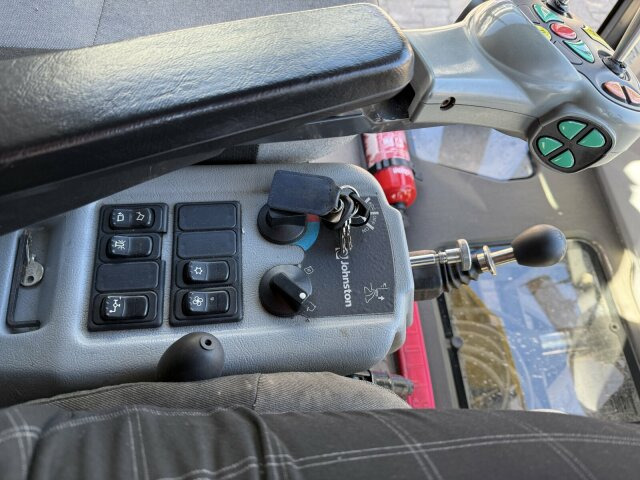 Johnston C202 Kleinkehrmaschine 2 M³ - 6.000 h - Sopmaskin: bild 5 Johnston C202 Kleinkehrmaschine 2 M³ - 6.000 h - Sopmaskin: bild 5