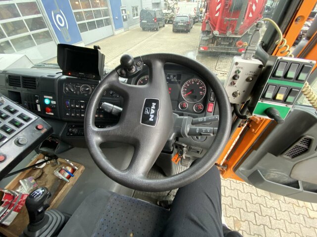 MAN TGA 26.430 6x2-2 LL - Sopmaskin: bild 2 MAN TGA 26.430 6x2-2 LL - Sopmaskin: bild 2