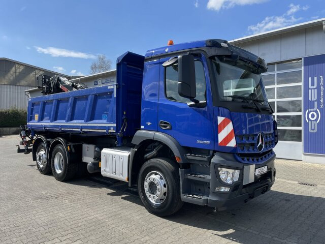 Mercedes-Benz AROCS 2536 6x2*4 Kipper Kran HIAB - Tippbil lastbil, Kranbil: bild 1 Mercedes-Benz AROCS 2536 6x2*4 Kipper Kran HIAB - Tippbil lastbil, Kranbil: bild 1