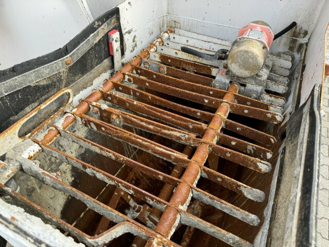 Mercedes-Benz AROCS 3243 8x4 Euro 6 Pumi Putzmeister TMM 24-3 - Betongbil med pump: bild 2 Mercedes-Benz AROCS 3243 8x4 Euro 6 Pumi Putzmeister TMM 24-3 - Betongbil med pump: bild 2