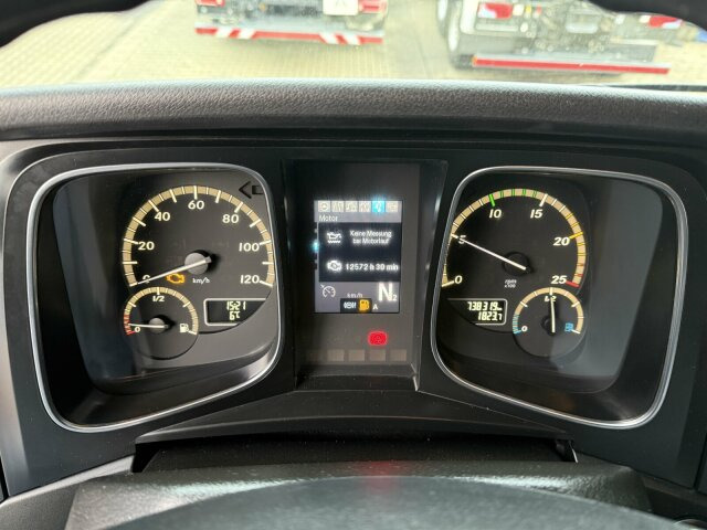 Mercedes-Benz Actros 4x2 Pritsche Plane Laderampe + Anhänger - Kapellbil: bild 3 Mercedes-Benz Actros 4x2 Pritsche Plane Laderampe + Anhänger - Kapellbil: bild 3