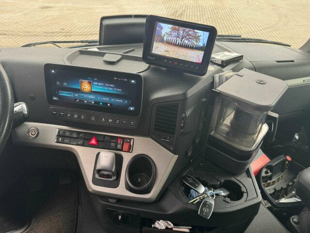 Mercedes-Benz Arocs 3253 8x4 Abrollkipper Kran Palfinger 37002 - Lastväxlare lastbil, Kranbil: bild 3 Mercedes-Benz Arocs 3253 8x4 Abrollkipper Kran Palfinger 37002 - Lastväxlare lastbil, Kranbil: bild 3