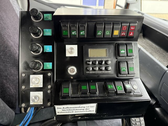 Mitsubishi Canter FUSO Kehrmaschine BROCK SL140 4 m³ - Sopmaskin: bild 5 Mitsubishi Canter FUSO Kehrmaschine BROCK SL140 4 m³ - Sopmaskin: bild 5