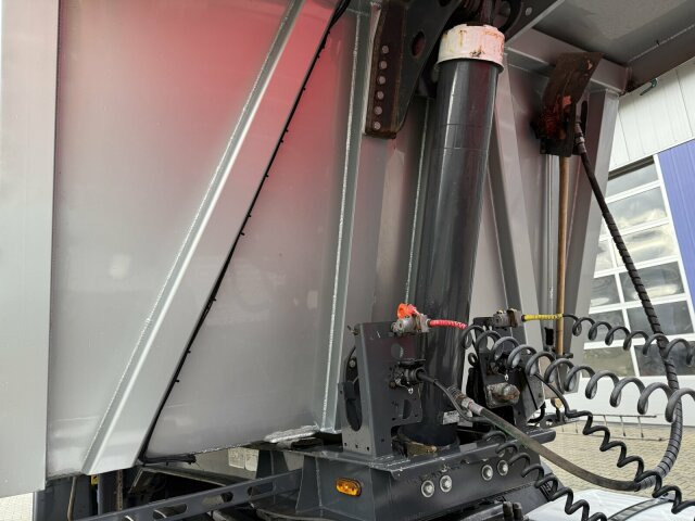 Müller Andernach Kippauflieg 3 Achs elekt. Plane - Tippbil semitrailer: bild 3 Müller Andernach Kippauflieg 3 Achs elekt. Plane - Tippbil semitrailer: bild 3