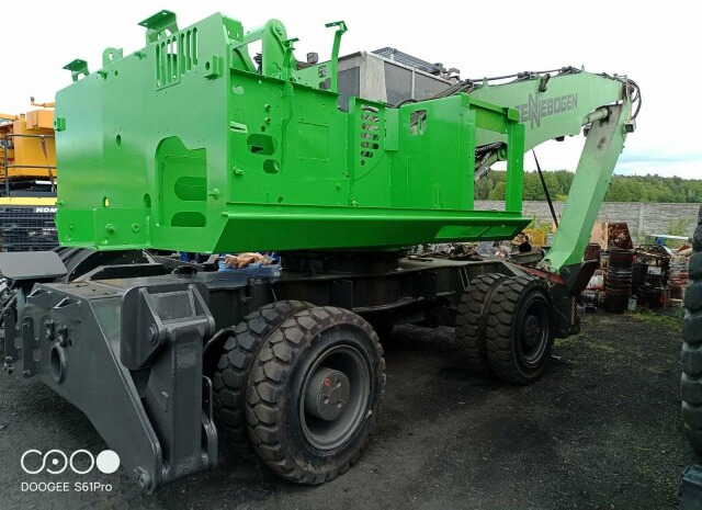 Sennebogen 818-E Umschlagbagger - 83 Ton - mit Greifer - Grävmaskin på däck: bild 3 Sennebogen 818-E Umschlagbagger - 83 Ton - mit Greifer - Grävmaskin på däck: bild 3