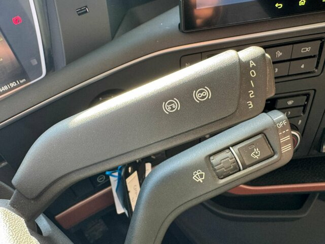 Volvo FH16 750 8X4 Holztransport Alukar TOP! - Timmerbil: bild 3 Volvo FH16 750 8X4 Holztransport Alukar TOP! - Timmerbil: bild 3