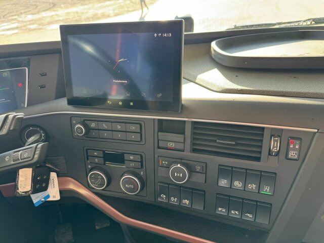 Volvo FH16 750 8X4 Holztransport Alukar TOP! - Timmerbil: bild 2 Volvo FH16 750 8X4 Holztransport Alukar TOP! - Timmerbil: bild 2