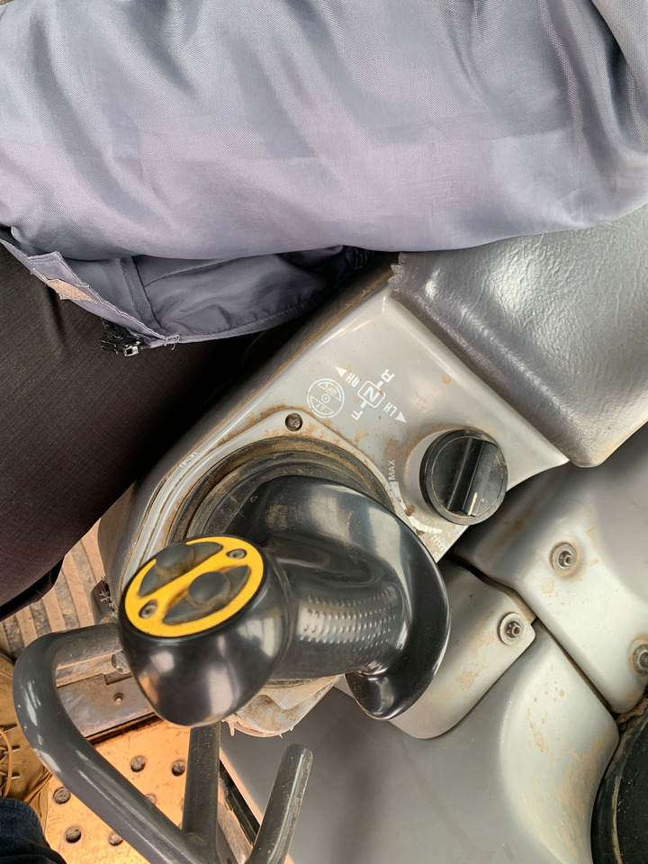 KOMATSU D61EX-15 - Bulldozer: bild 2 KOMATSU D61EX-15 - Bulldozer: bild 2