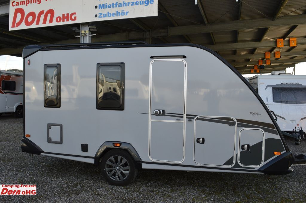 Knaus Sport&Fun 480 QL Black Selection Dachklima - Husvagn: bild 1 Knaus Sport&Fun 480 QL Black Selection Dachklima - Husvagn: bild 1