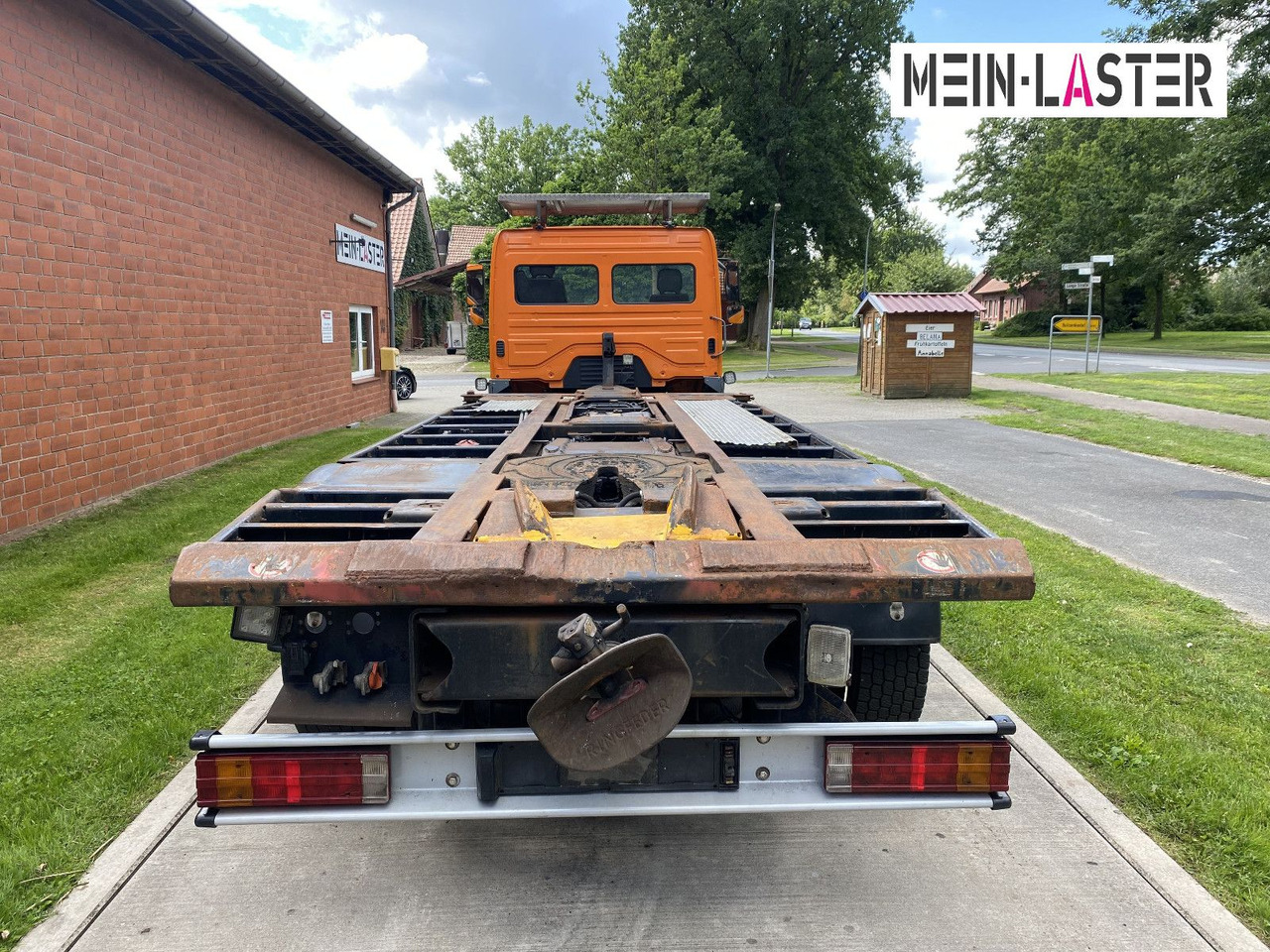 Mercedes-Benz Kamag Wiesel Umsetzter Sattelplatte - Containerbil/ Växelflak lastbil: bild 4 Mercedes-Benz Kamag Wiesel Umsetzter Sattelplatte - Containerbil/ Växelflak lastbil: bild 4