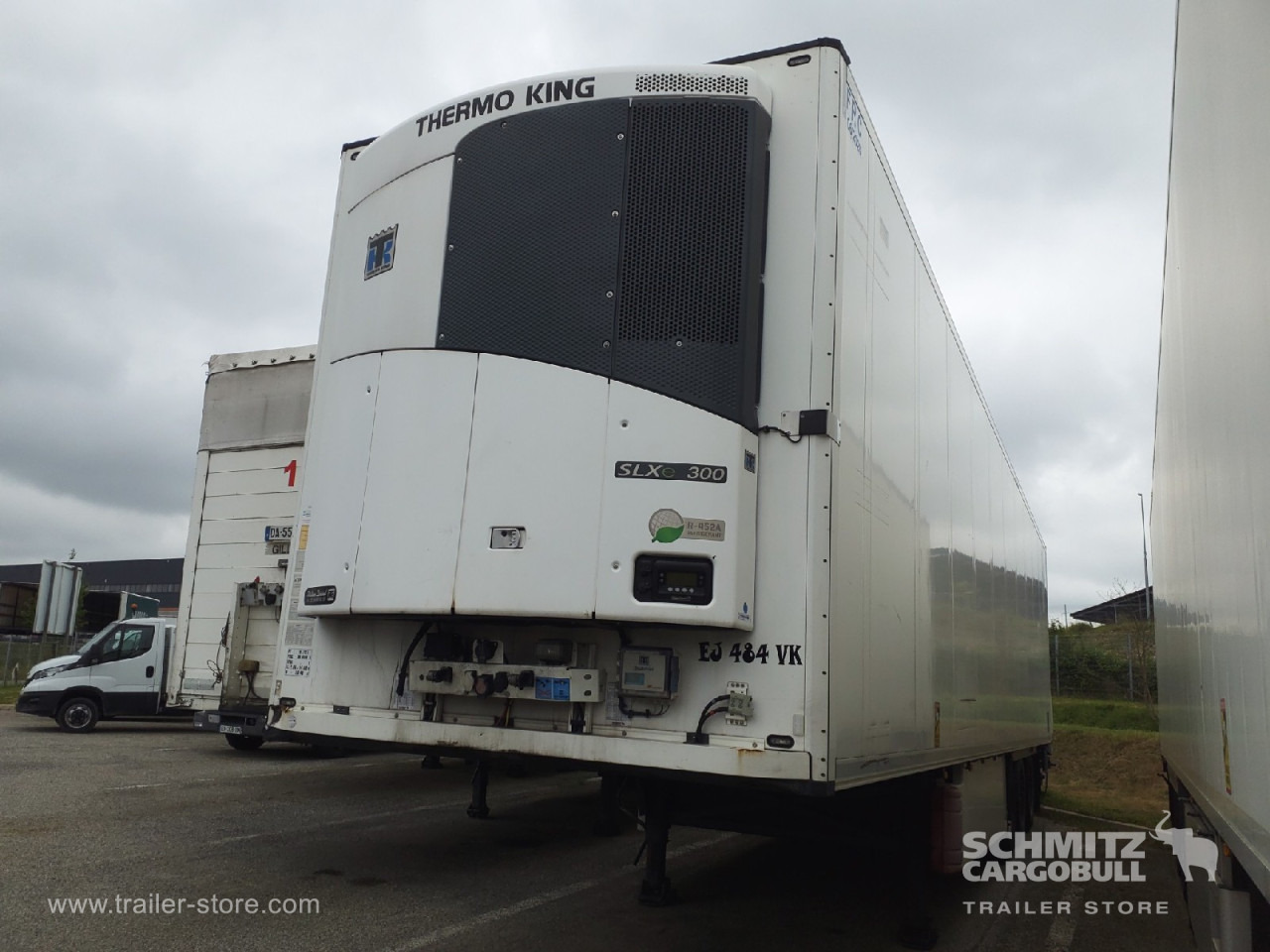 SCHMITZ Reefer Standard Taillift - Isotermiska semitrailer: bild 4 SCHMITZ Reefer Standard Taillift - Isotermiska semitrailer: bild 4