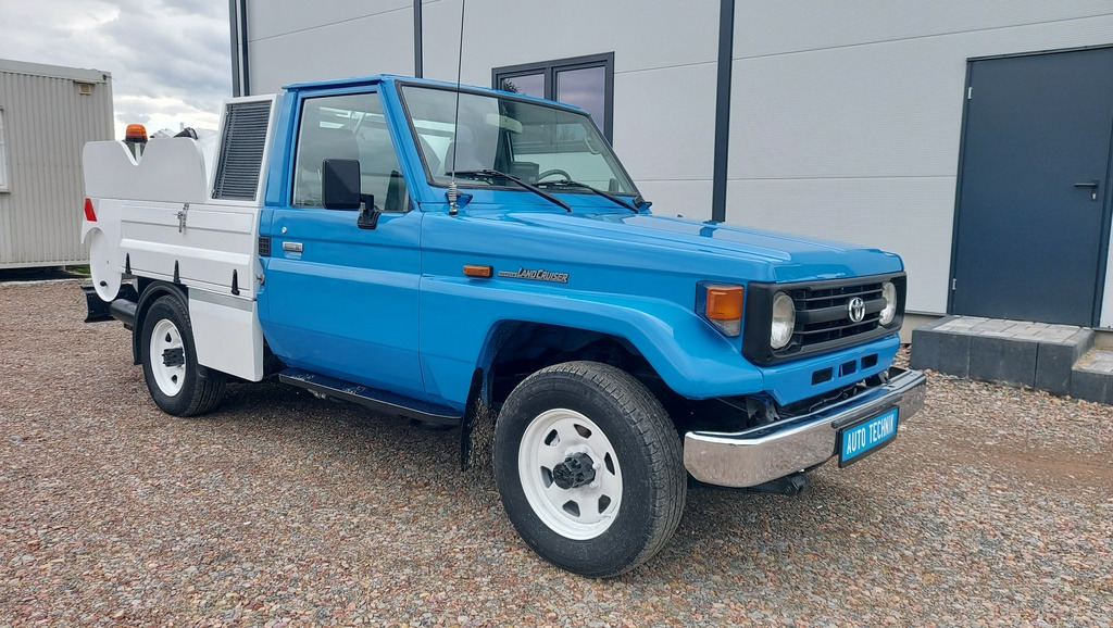 Toyota Land Cruiser COMBI HYDRO CLEANER Mini Combine - Sugbil: bild 1 Toyota Land Cruiser COMBI HYDRO CLEANER Mini Combine - Sugbil: bild 1