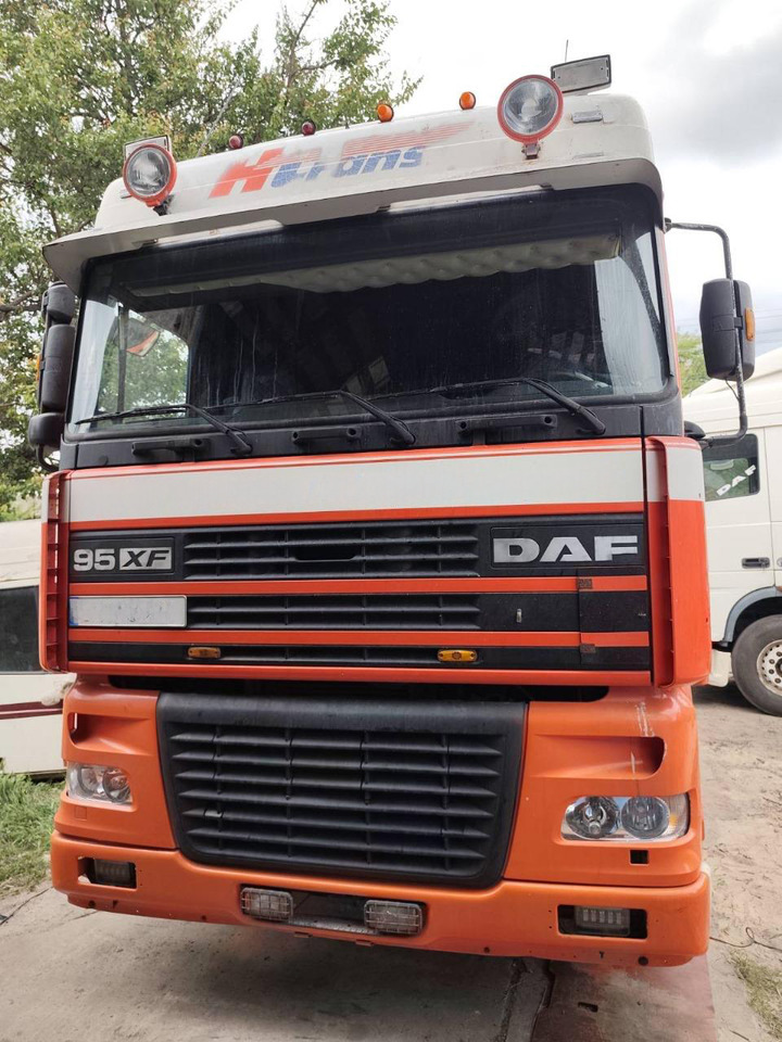 DAF XF 95.430 - Dragbil: bild 1 DAF XF 95.430 - Dragbil: bild 1
