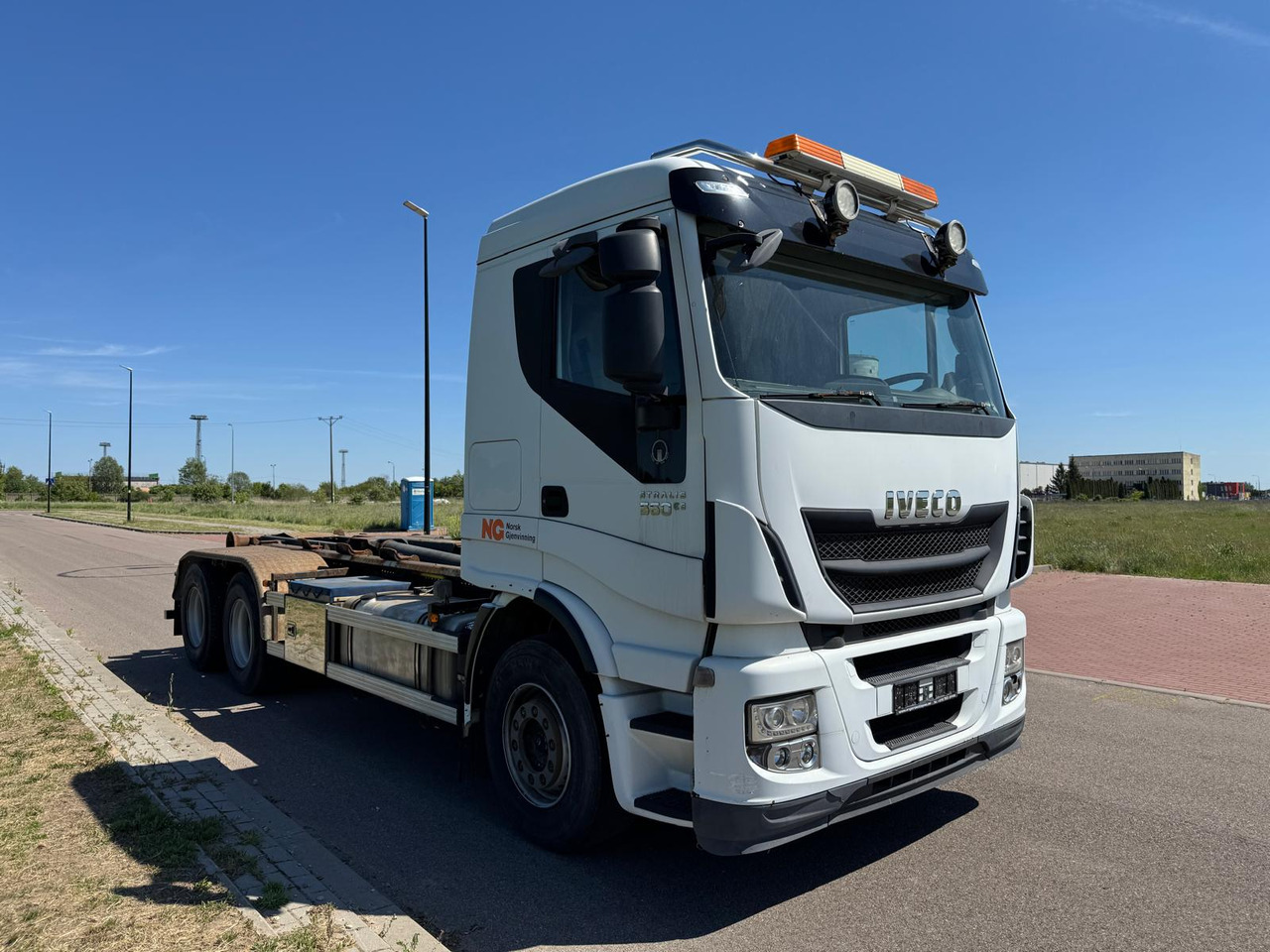 IVECO STRALIS 560 - Lastväxlare lastbil, Kranbil: bild 1 IVECO STRALIS 560 - Lastväxlare lastbil, Kranbil: bild 1