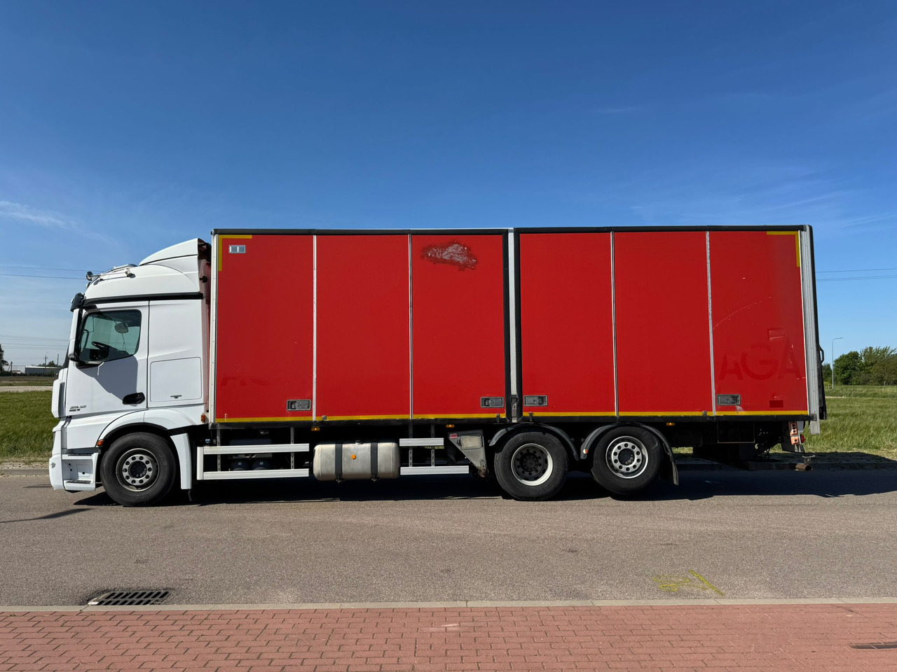 MERCEDES-BENZ ACTROS 2542 - Lastbil med skåp: bild 5 MERCEDES-BENZ ACTROS 2542 - Lastbil med skåp: bild 5