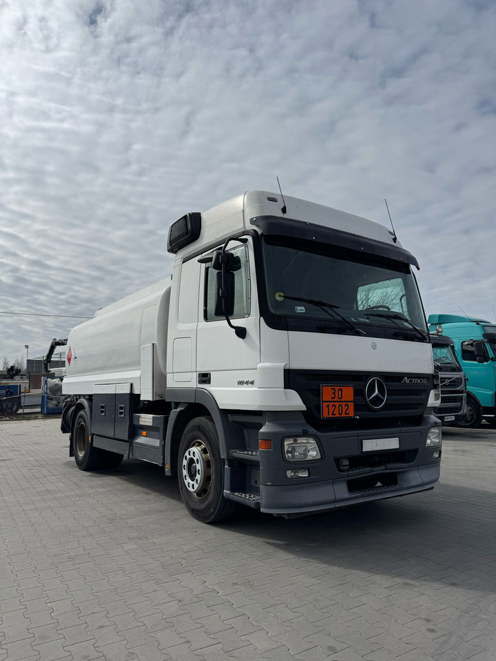 MERCEDES-BENZ Actros 1844 - Tankbil: bild 1 MERCEDES-BENZ Actros 1844 - Tankbil: bild 1