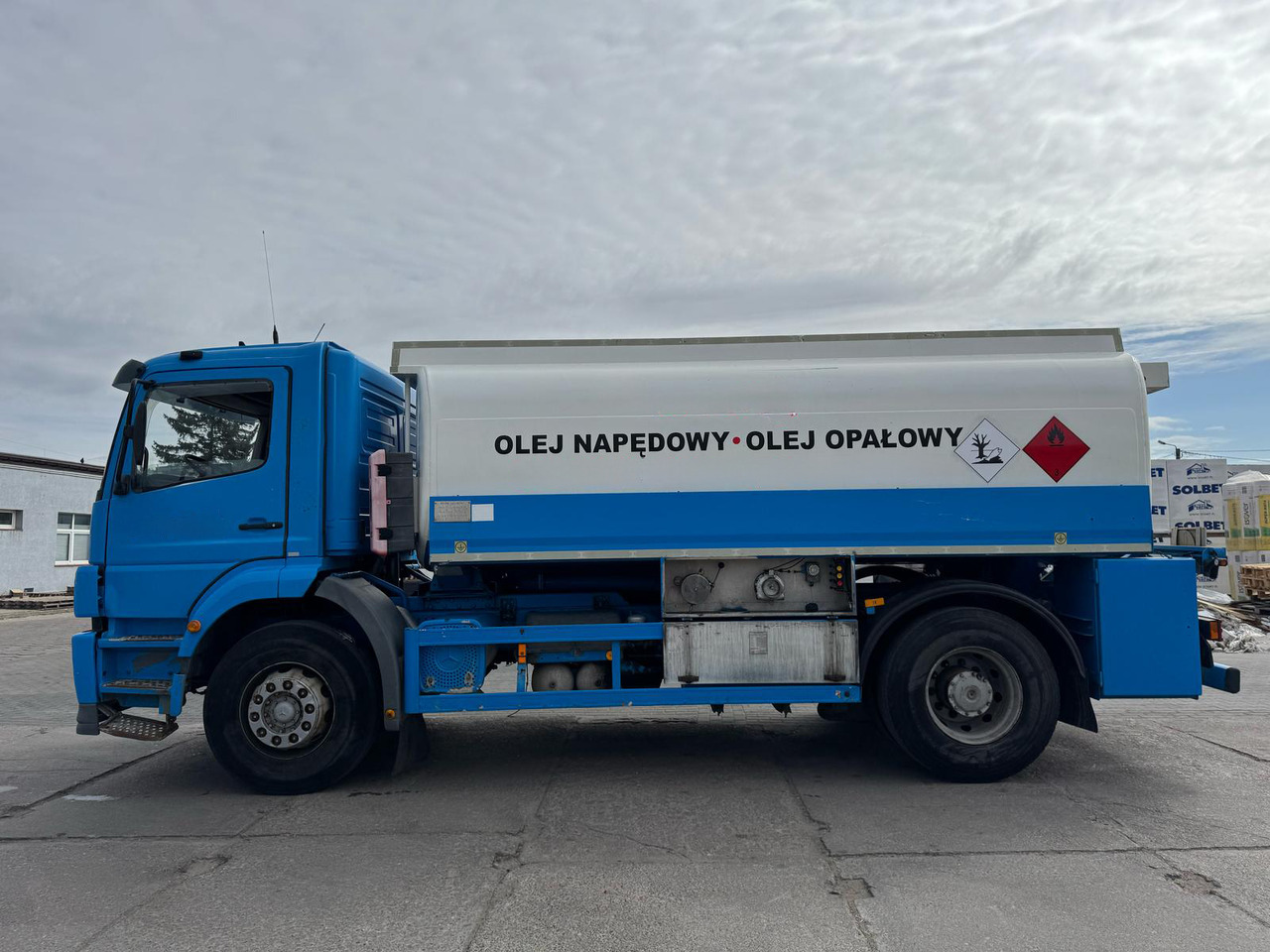 MERCEDES-BENZ Atego 1828 - Tankbil: bild 4 MERCEDES-BENZ Atego 1828 - Tankbil: bild 4