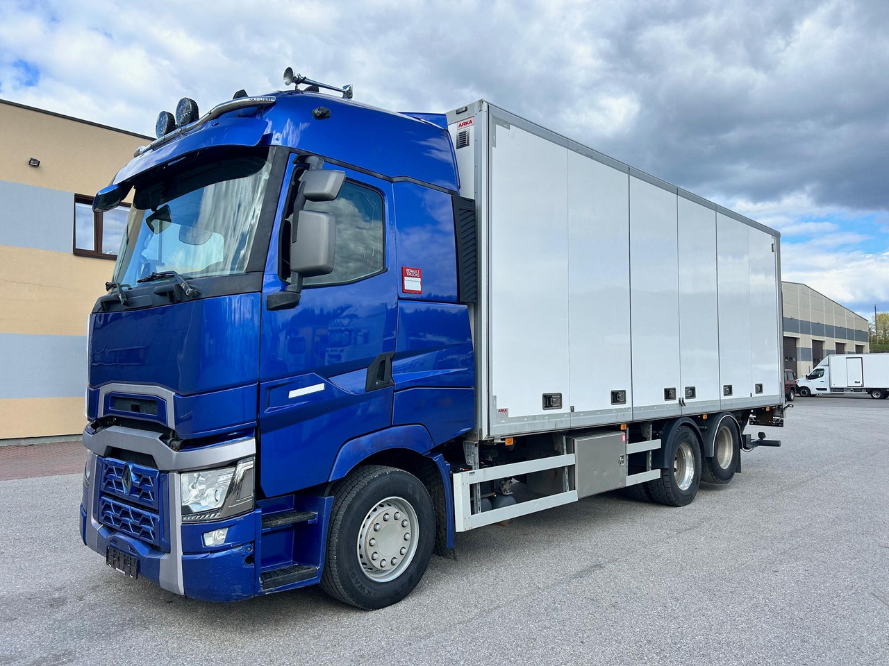 RENAULT T520 - Lastbil med skåp: bild 2 RENAULT T520 - Lastbil med skåp: bild 2