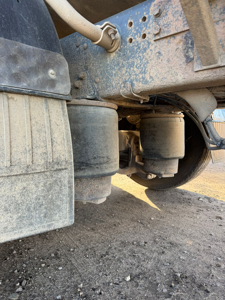 Tankbil för transportering mjölk SCANIA R480: bild 12 Tankbil för transportering mjölk SCANIA R480: bild 12