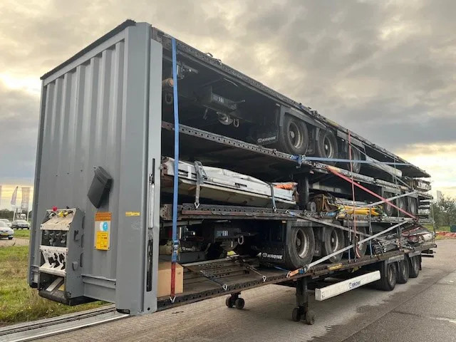 Krone last available 2015 XL P400 mega huckepack curtain sided trailer stack - Skåp semitrailer: bild 4 Krone last available 2015 XL P400 mega huckepack curtain sided trailer stack - Skåp semitrailer: bild 4