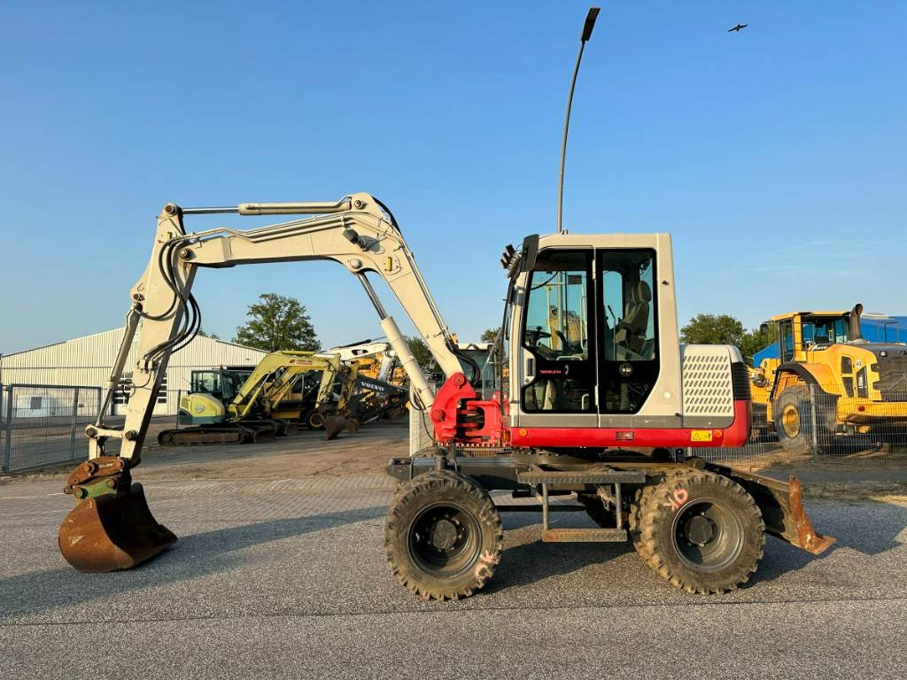 Takeuchi TB 175 W 8,7 ton. Klima Turbo 77 PS - Grävmaskin på däck: bild 1 Takeuchi TB 175 W 8,7 ton. Klima Turbo 77 PS - Grävmaskin på däck: bild 1