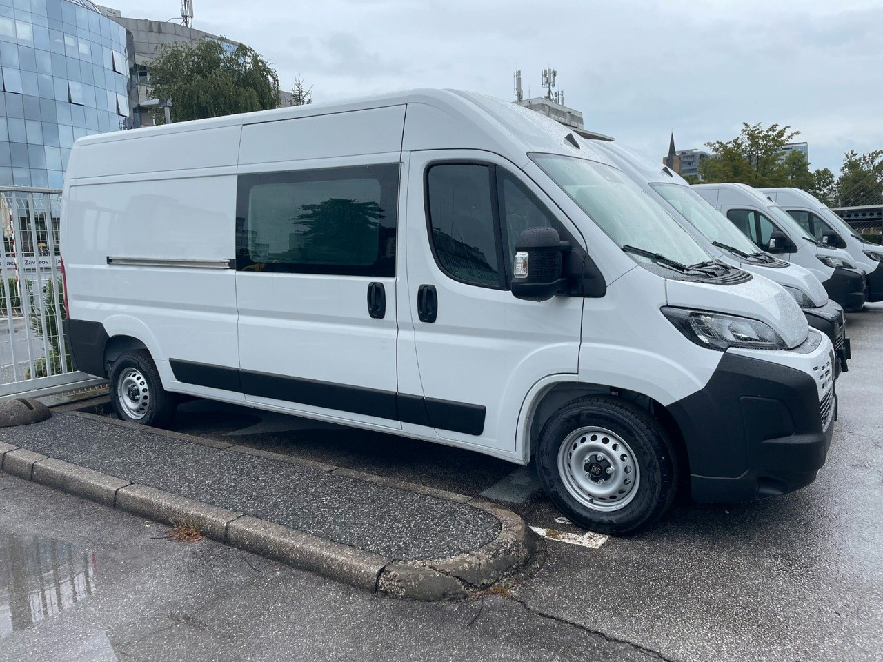 Fiat Ducato 35H L3H2 180 Teilverglast KaWa 2025 - Skåpbil: bild 1 Fiat Ducato 35H L3H2 180 Teilverglast KaWa 2025 - Skåpbil: bild 1