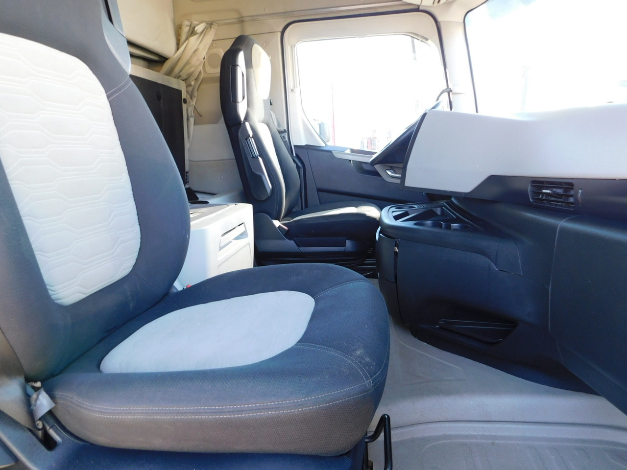 Ford F max 4x2 scab e6 12s2620 - Dragbil: bild 5 Ford F max 4x2 scab e6 12s2620 - Dragbil: bild 5