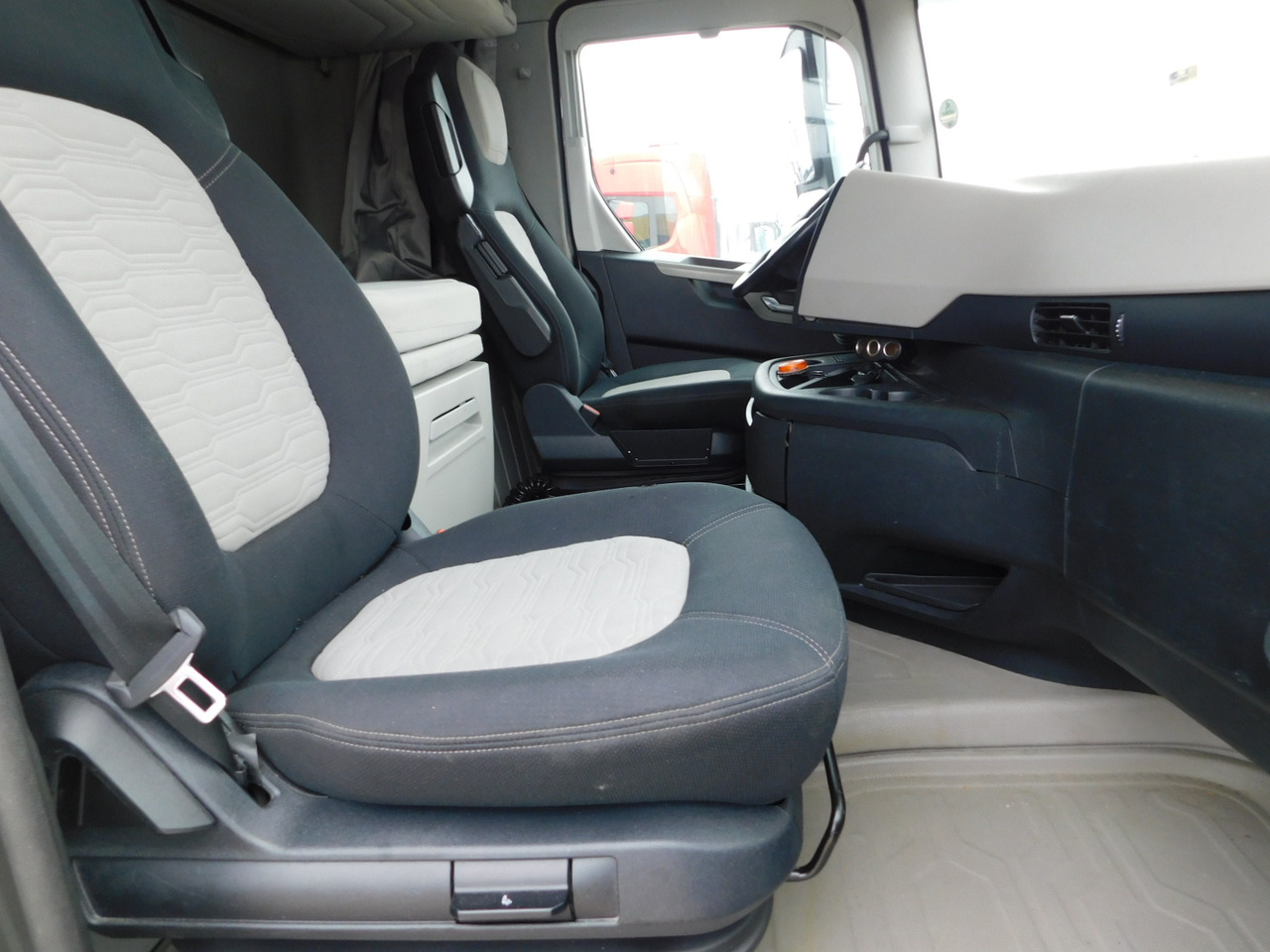 Ford F max ll 4x2 scab e6 12tx2620 - Dragbil: bild 5 Ford F max ll 4x2 scab e6 12tx2620 - Dragbil: bild 5